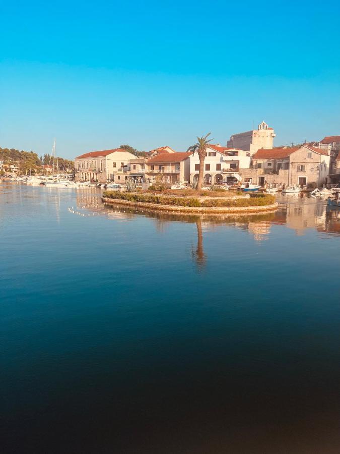 B&B 366 Vrboska Exteriör bild